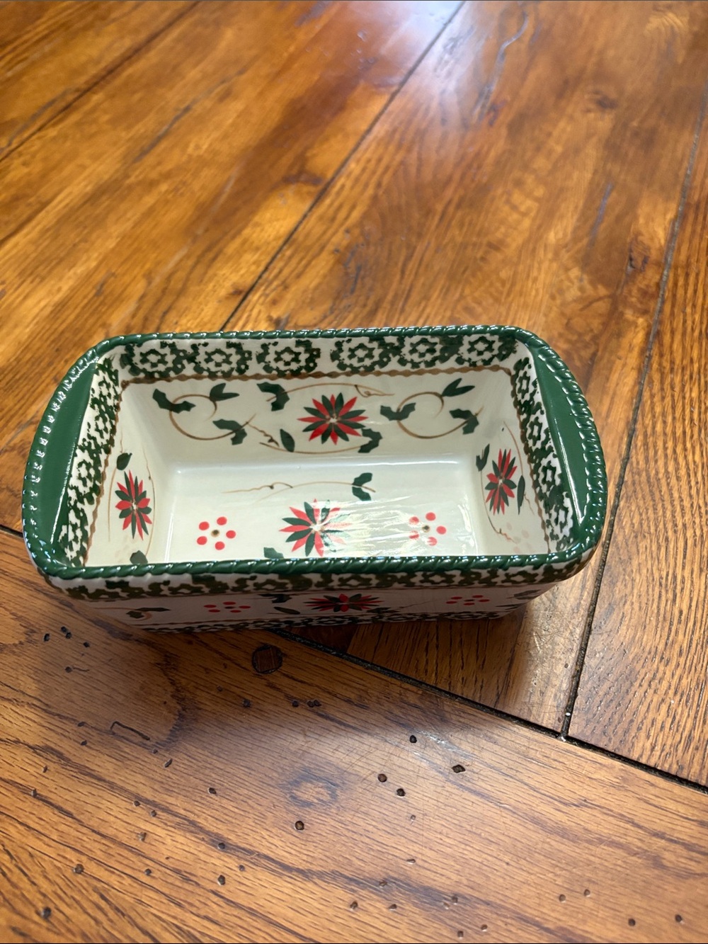 Temptations Holiday mini loaf pan with lid.